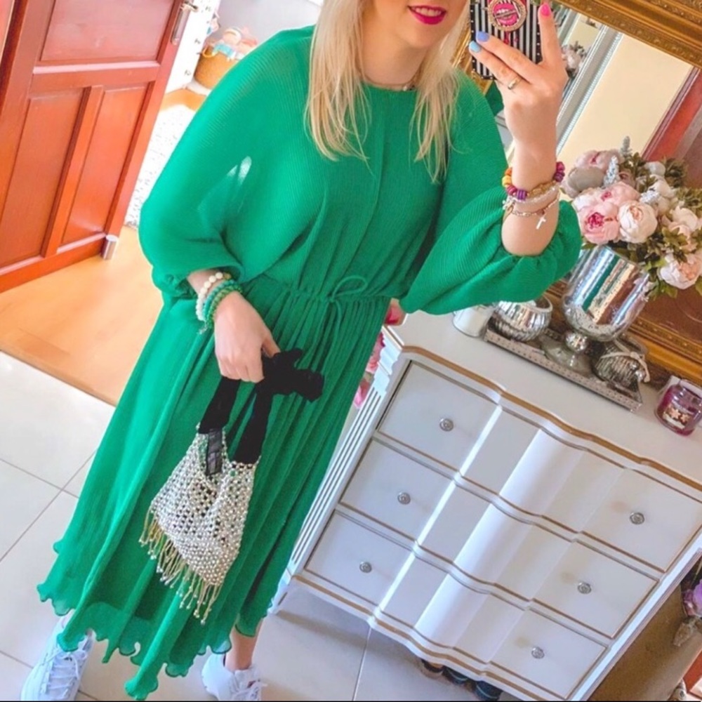 NWT ZARA BLOGGERS FAVORITE PLEATED SATIN DRESS - Picture 4 of 8